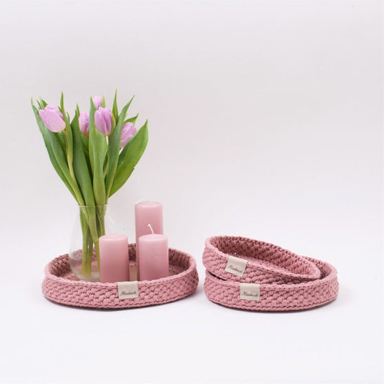 

Dekorative Tabletts mit rundem Lederboden
1