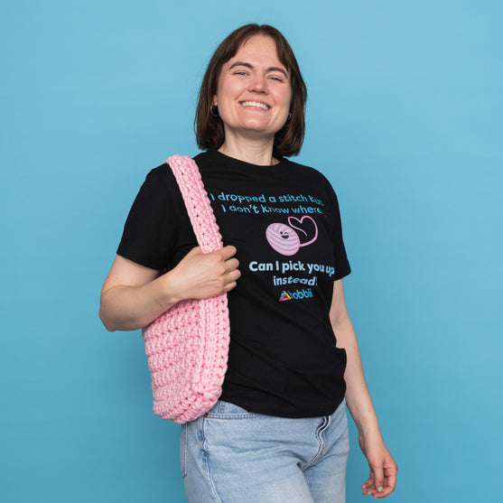 

Dropped A Stitch T-shirt - Yarniis (Limited Edition) - Hobbii
5