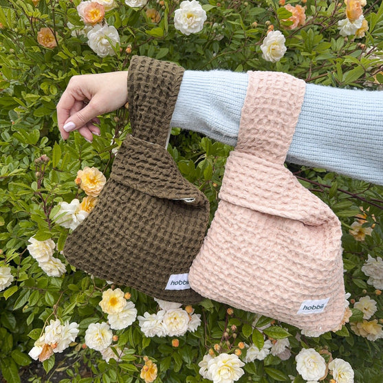 

Wrist Bag - Big Waffle - Hobbii
6