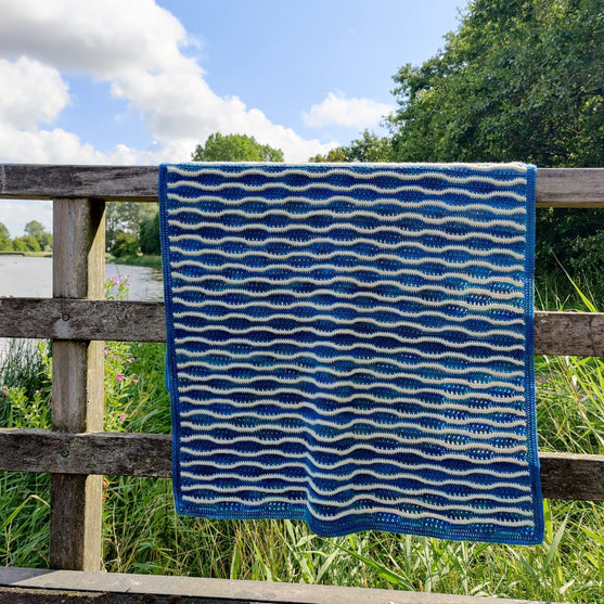 

Dancing Waves Crests - Decke
1