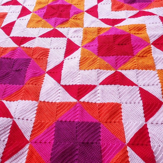 

Sunset in Stitches - Decke
1