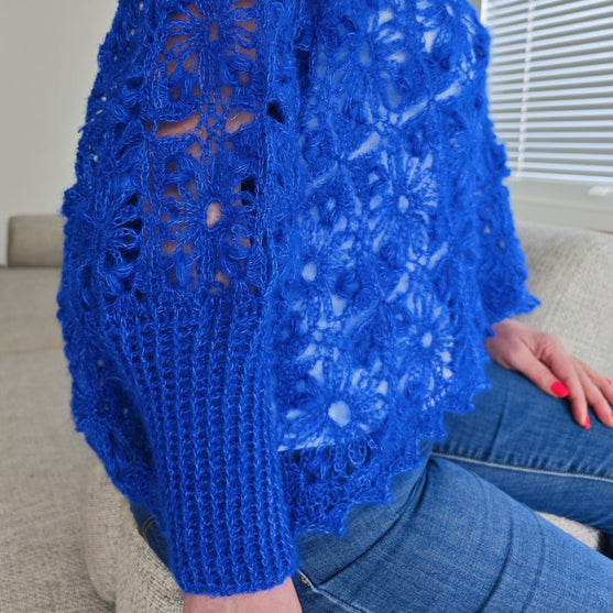

Blush Blossom - Poncho
6
