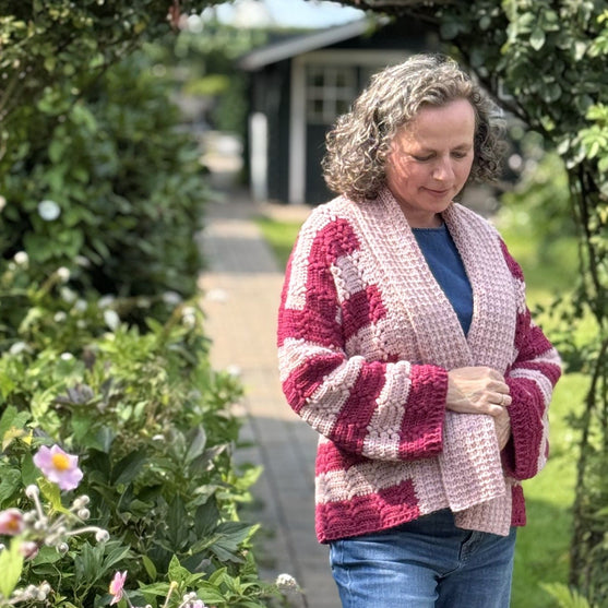 

Amarena - Cardigan
6