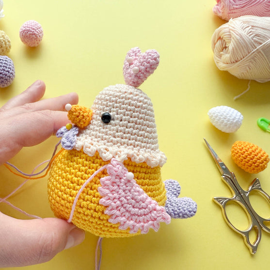 

Huhn - Oster-Überraschungsei
6