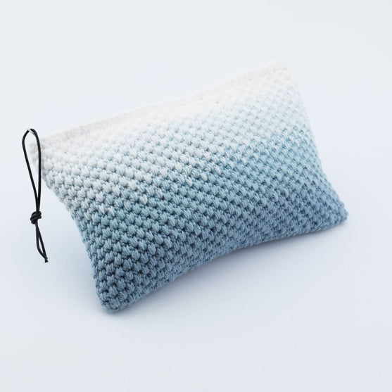 

Gehäkeltes Kosmetik-Etui - Ton in Ton
2