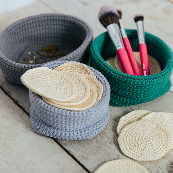 

Abschmink-Pads und Make-up-Körbchen
1