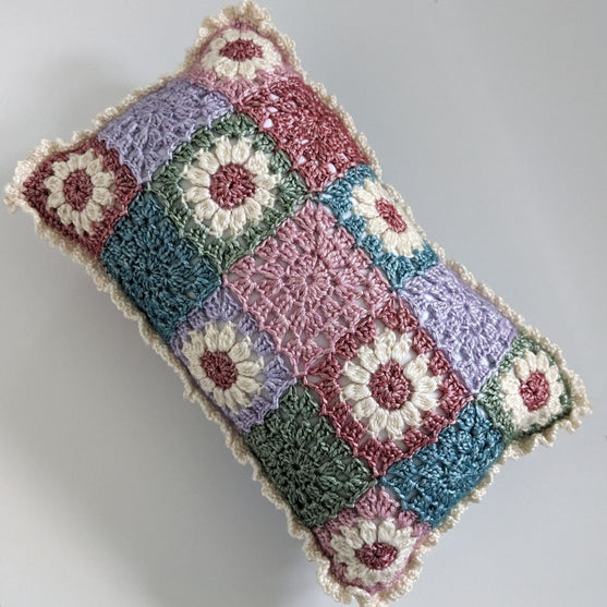 

Patchwork Flowers - Kissen
1