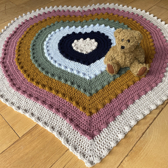 

Atria Bobble Heart - Decke
5