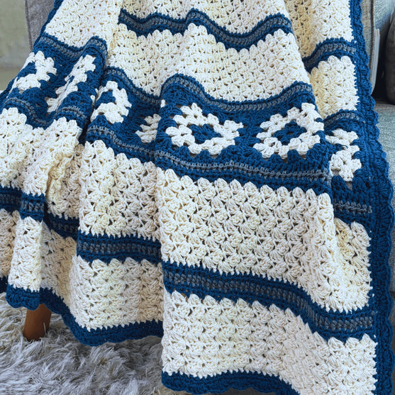 

The Take-Along Blanket - Decke
1