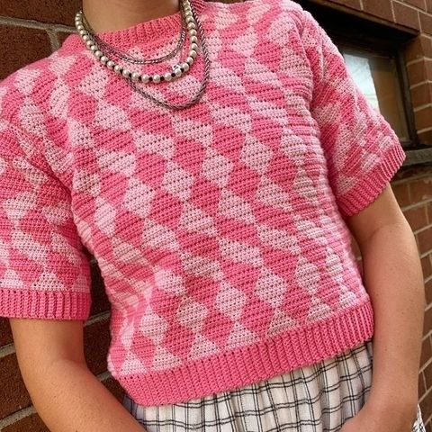 

Trippy Tee - Top
4