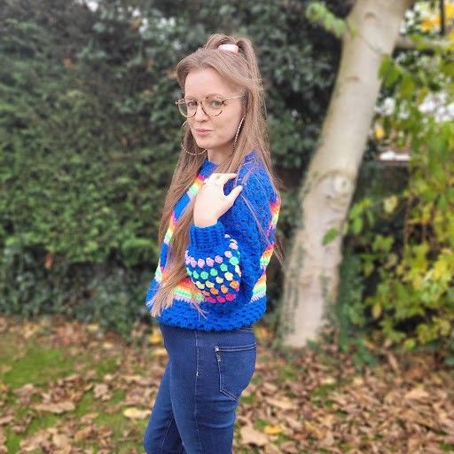 

The Jazzy Granny Pullover
4