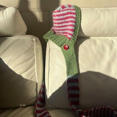 

Button Bonnet - Haube
4